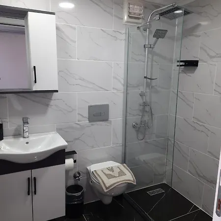 Ephesian & בית הארחה קוסדסי