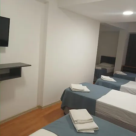 בית הארחה Ephesian & קוסדסי