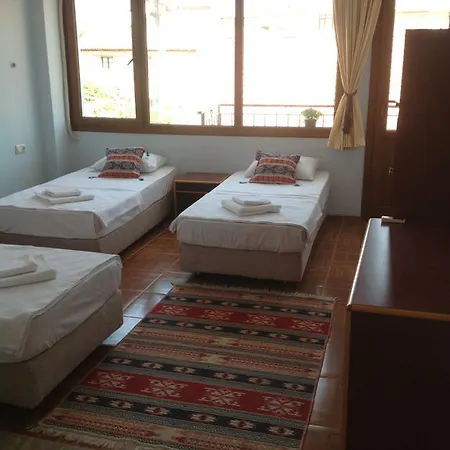 בית הארחה Ephesian & 3*