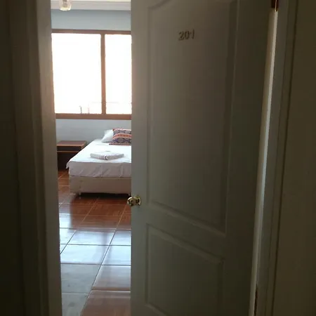 Ephesian & בית הארחה